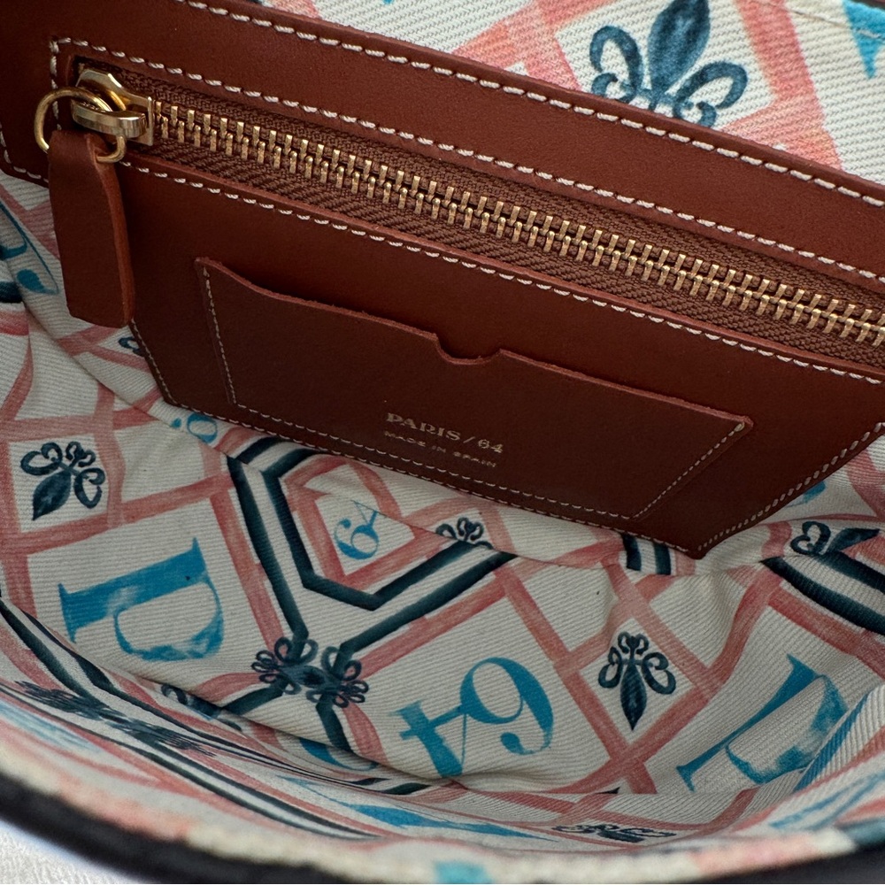 Elegant Crossbody Rafia & Leather Bag - Picture 5 of 5
